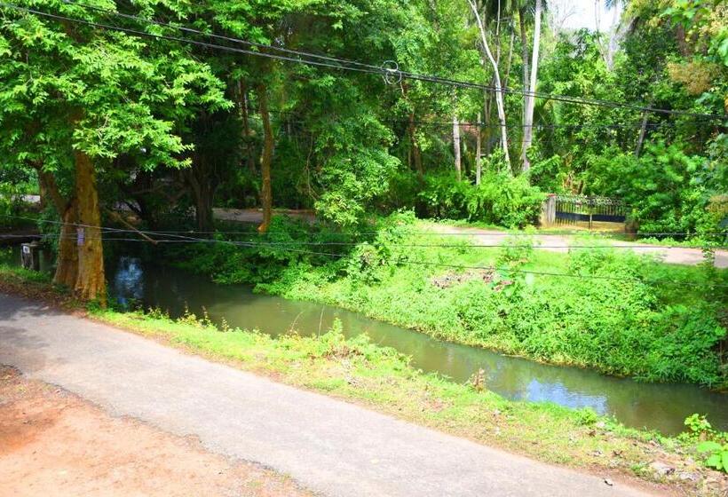 バルコニー付きスタンダードルーム, Sasanda Villa And Yala Safari Place