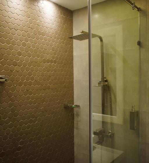 غرفة قياسية, Senondra