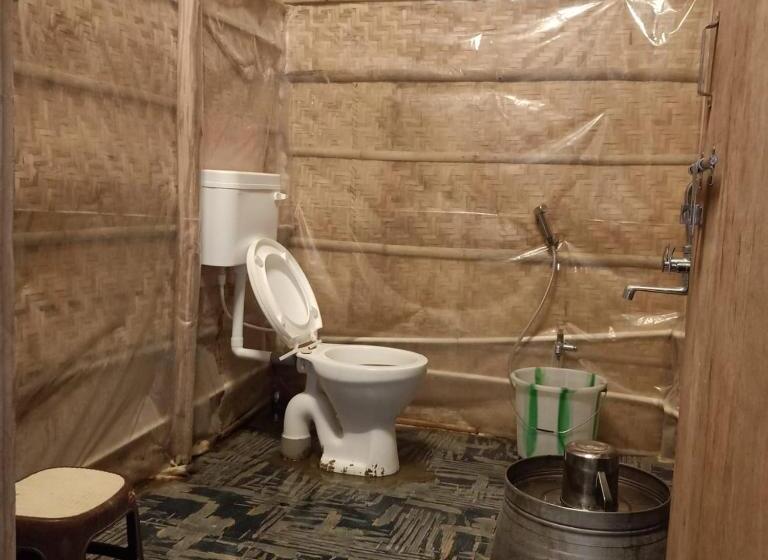 اتاق لوکس, Hidden Place In Hampi