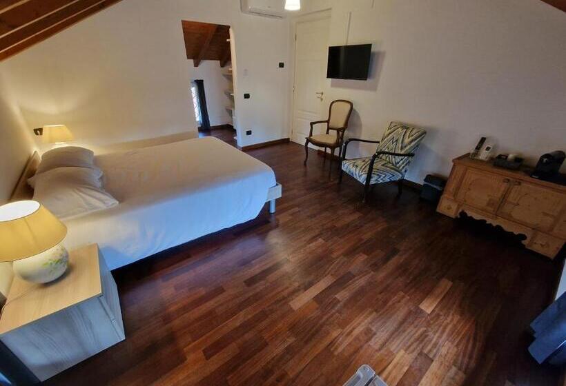 高级大房间, Moonlake