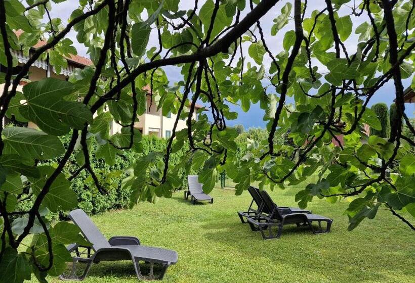 豪华房间, Moonlake