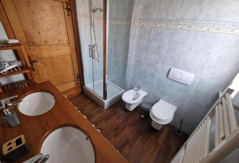 豪华房间, Moonlake