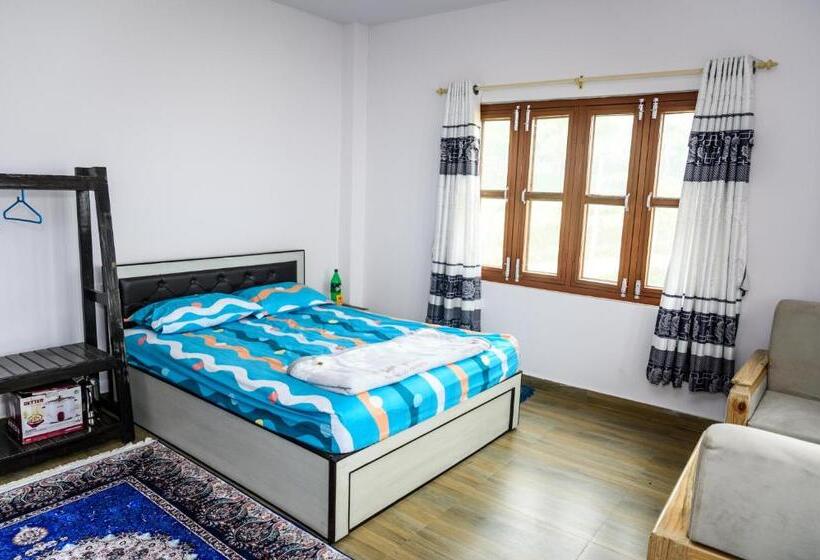 اتاق استاندارد, Pari Ghar