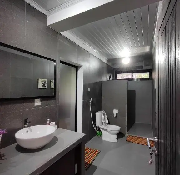 スタンダードルーム, Rumah Montong