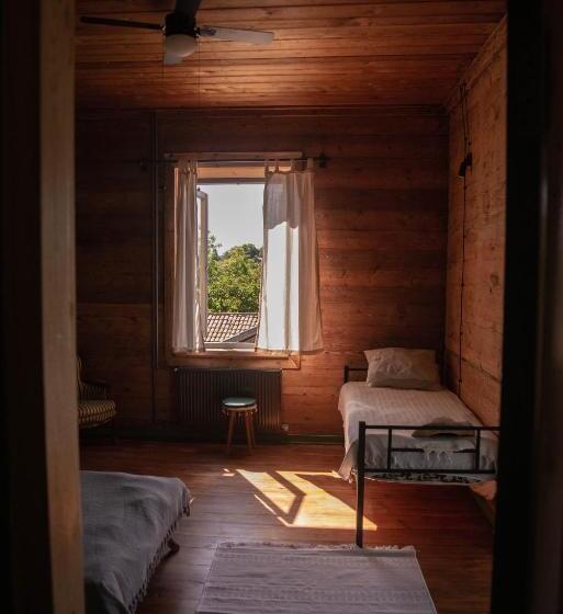 اتاق استاندارد سه نفره, Shromantic Garden