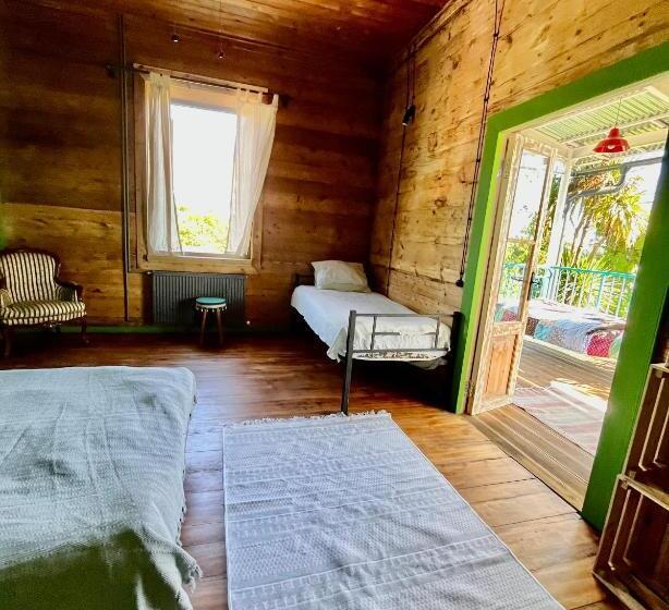 اتاق استاندارد سه نفره, Shromantic Garden