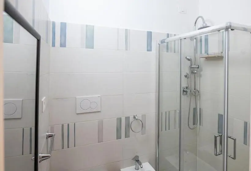 اتاق استاندارد سه نفره, Villa D Angelo