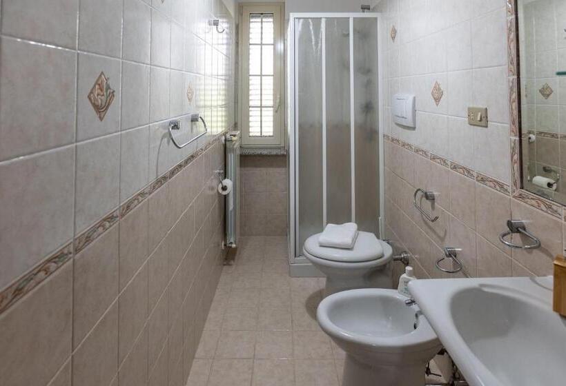 اتاق استاندارد سه نفره, Villa D Angelo