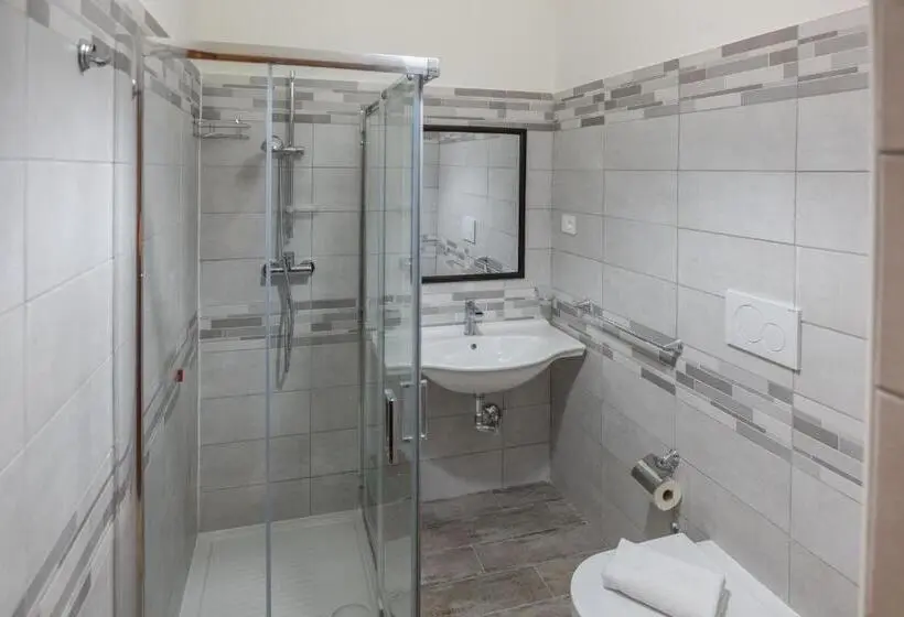 اتاق استاندارد چهار تخته, Villa D Angelo