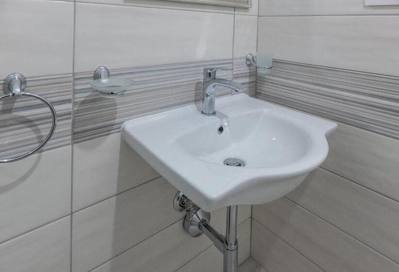 غرفة قياسية رباعية, Villa D Angelo