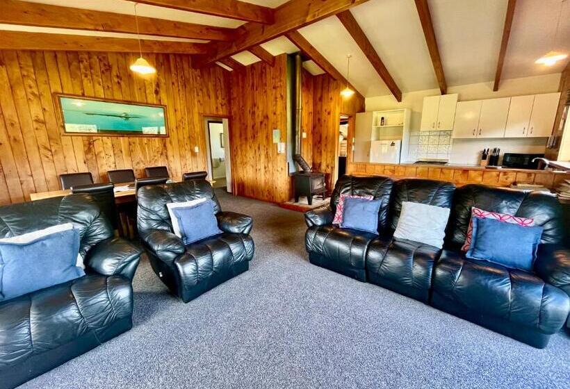Дом 3 Спальни, White Star Station Farm Holiday Park