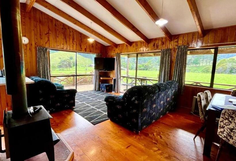 Дом 2 Спальни, White Star Station Farm Holiday Park