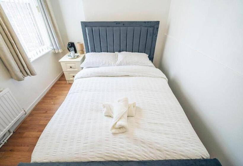 Номер Стандарт Совместная Ванная, Majestic Inn