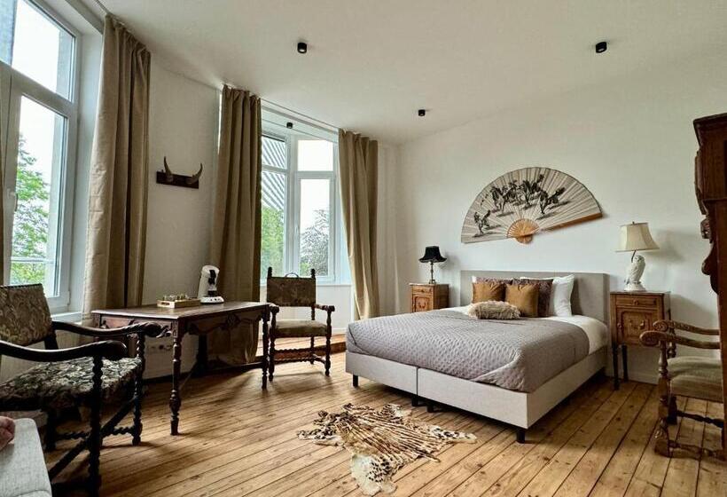 三人经典房间, Art House Rooms