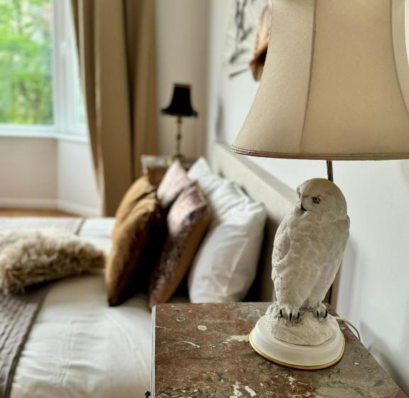 三人经典房间, Art House Rooms