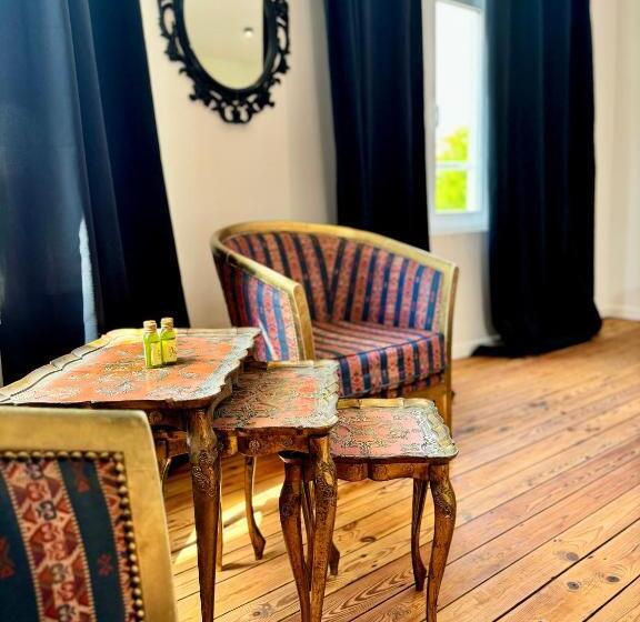 豪华房间, Art House Rooms