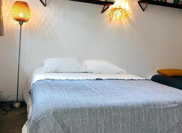 غرفة قياسية ثلاثية, Guest House Folk Inn