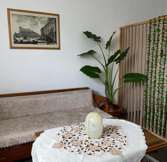패밀리 스튜디오, Guest House L&b