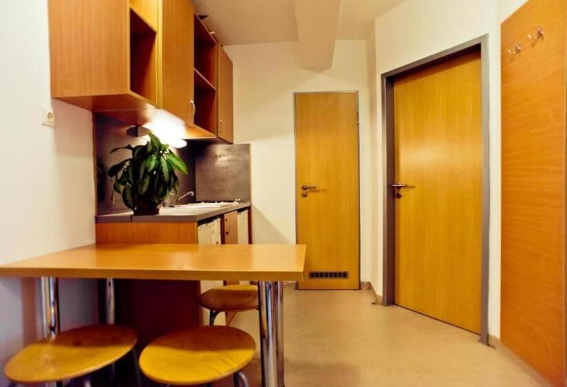 غرفة قياسية ثلاثية, Springfield Private Hostel