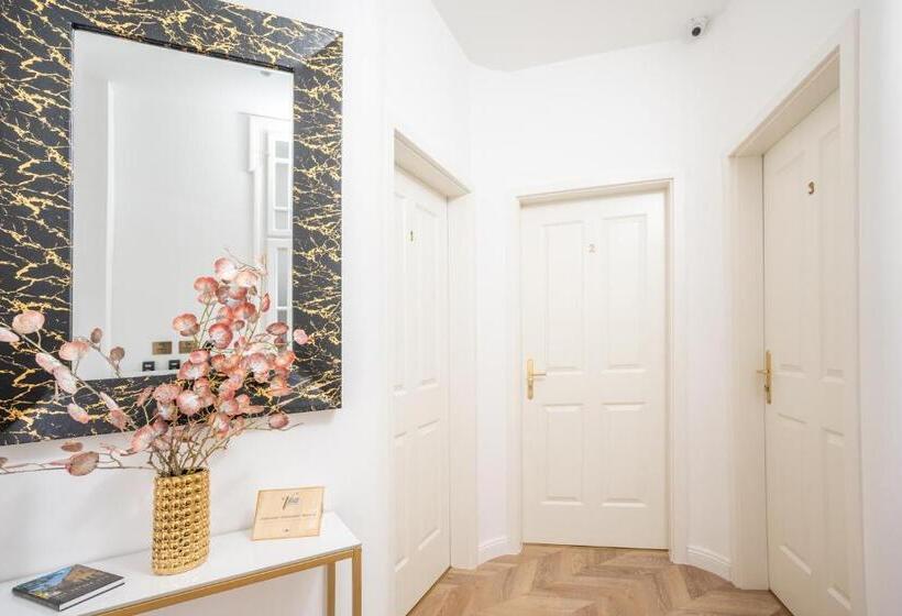 豪华工作室, V62 Studio Apartments  In The Downtown