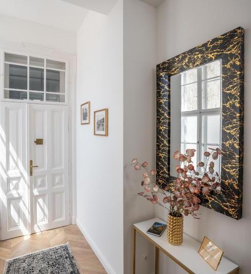 豪华工作室, V62 Studio Apartments  In The Downtown