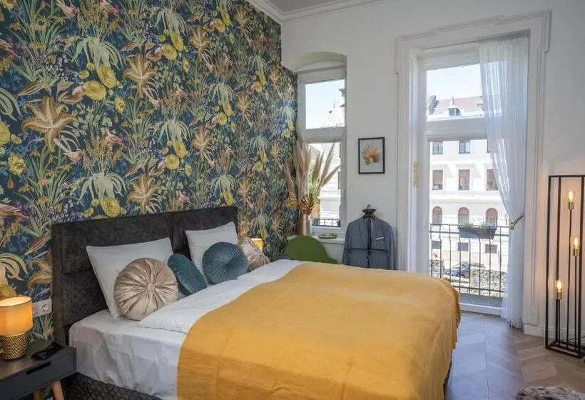 Standard-studio Parveke, V62 Studio Apartments  In The Downtown