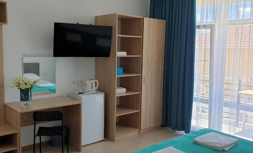 سوئیت با بالکن, Zatokas Sun Club