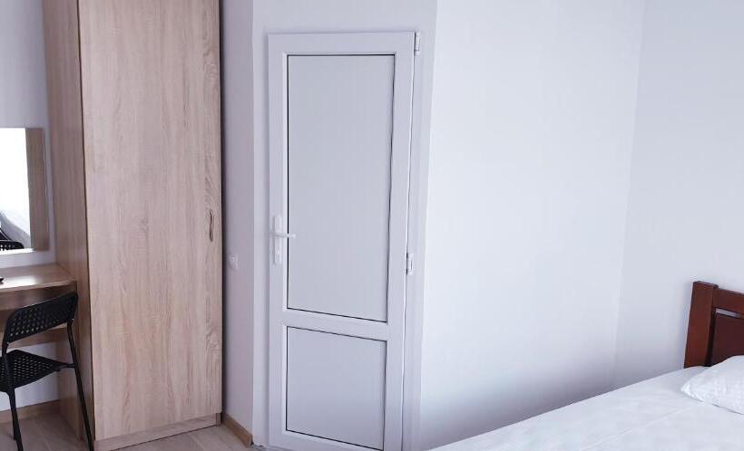 اتاق استاندارد سه تخته با بالکن, Zatokas Sun Club