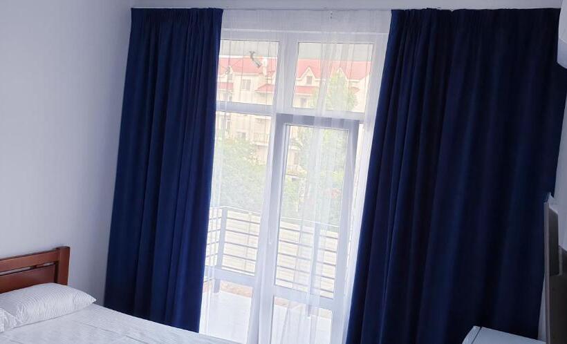 اتاق استاندارد سه تخته با بالکن, Zatokas Sun Club