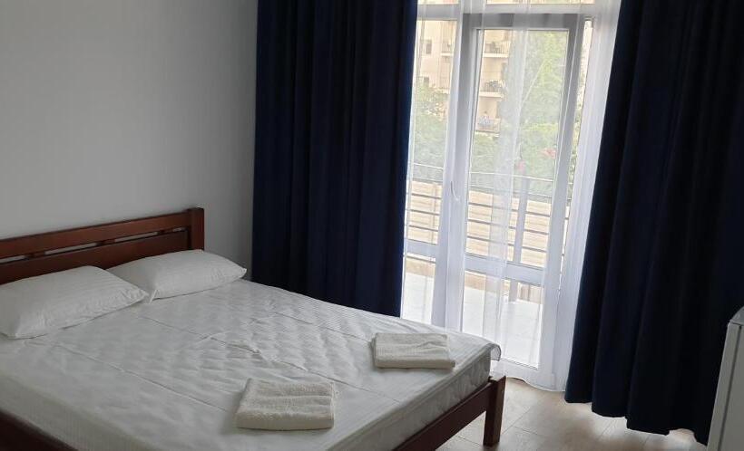 اتاق استاندارد سه تخته با بالکن, Zatokas Sun Club