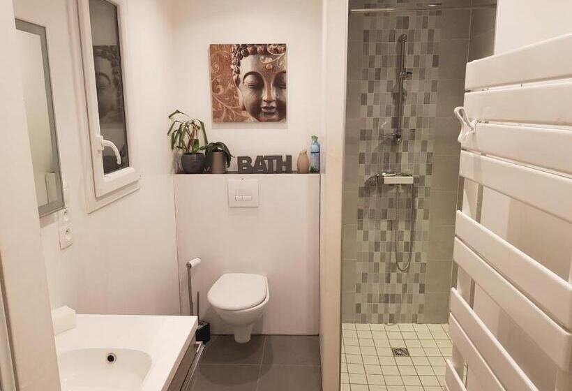Номер Basic, Maison 7 Personnes Ou Chambres Dans Maison Partagée
