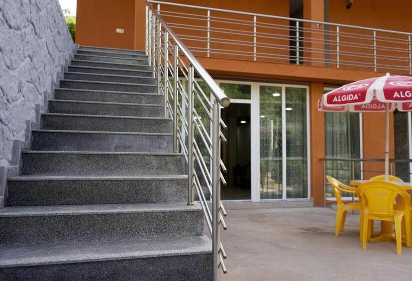 اتاق استاندارد, Nira