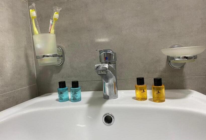 اتاق استاندارد, Nira