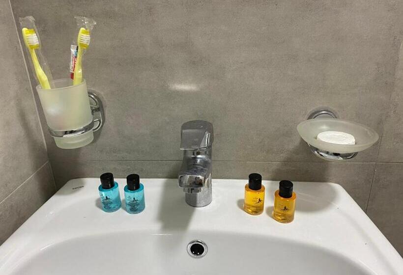 اتاق استاندارد, Nira