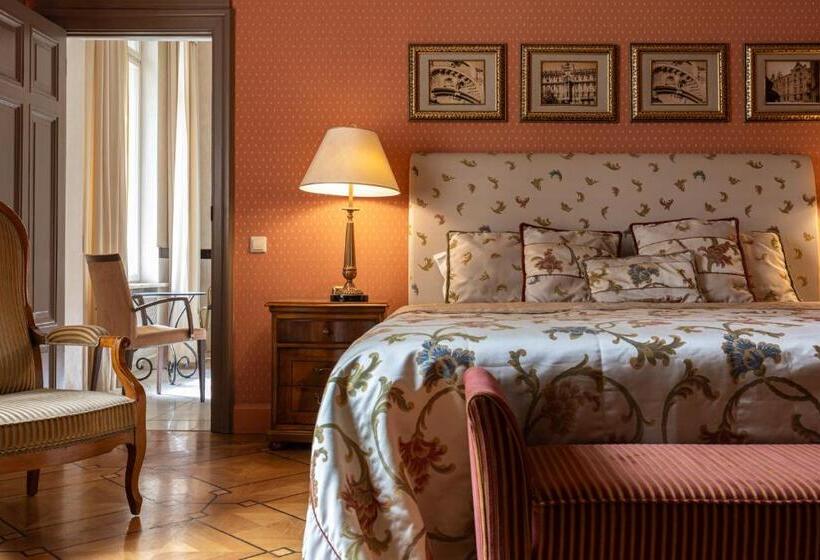 سوییت, The Benjamin House   Self Check In