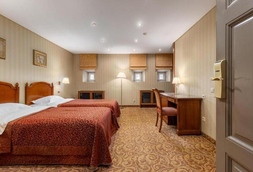 اتاق اکونومی, The Benjamin House   Self Check In