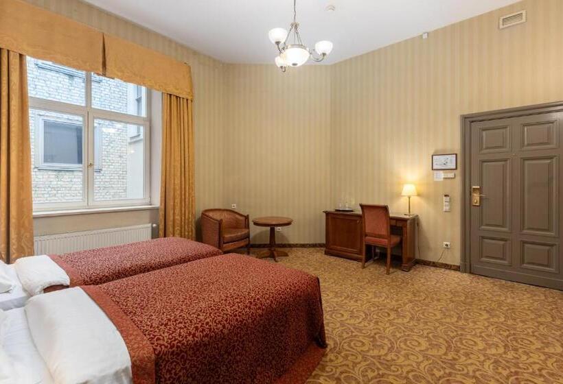 اتاق خانوادگی, The Benjamin House   Self Check In