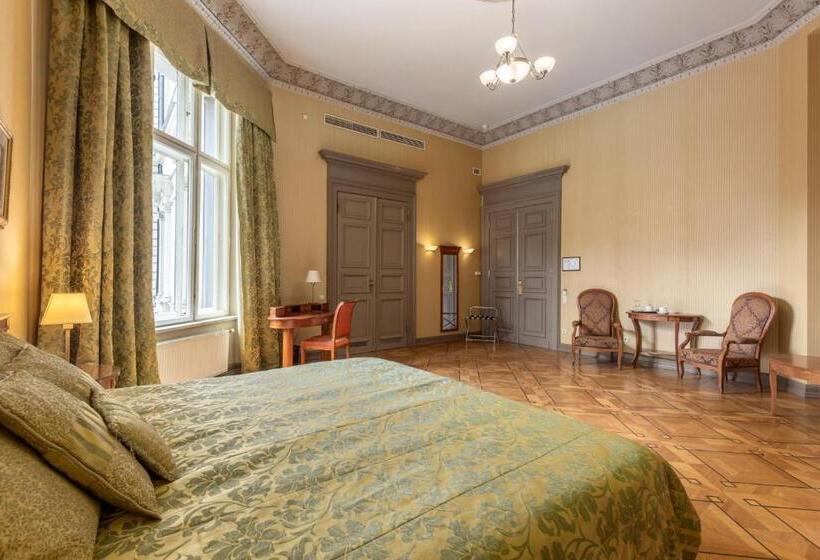 اتاق استاندارد با چشم‌انداز باغ, The Benjamin House   Self Check In