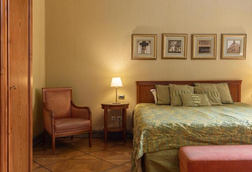 اتاق استاندارد با چشم‌انداز باغ, The Benjamin House   Self Check In