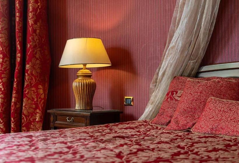 اتاق لوکس با تخت بزرگ, The Benjamin House   Self Check In