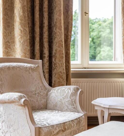 اتاق لوکس, The Benjamin House   Self Check In