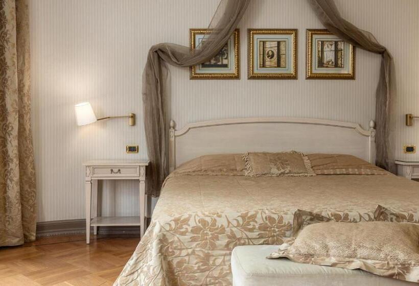 اتاق لوکس, The Benjamin House   Self Check In