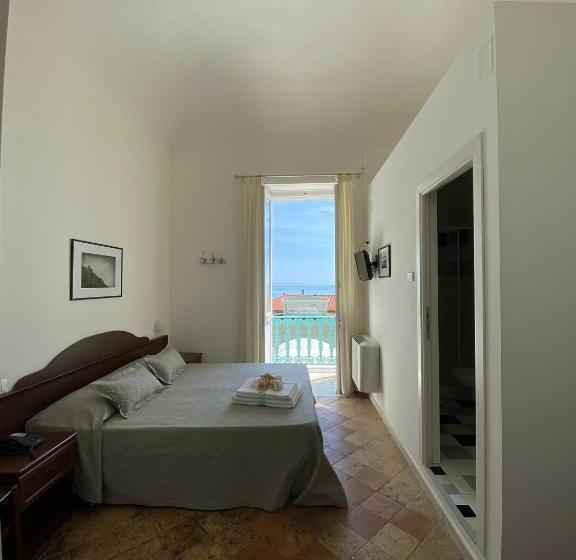 バルコニー付きデラックスルーム, Villa Arlini
