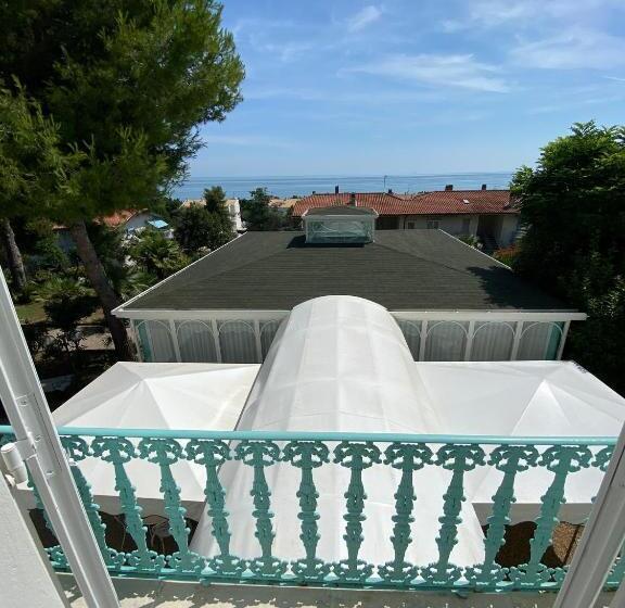 バルコニー付きデラックスルーム, Villa Arlini
