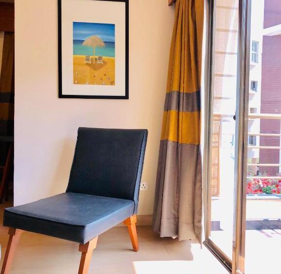 سوییت با چشمانداز استخر, Merlot Suites