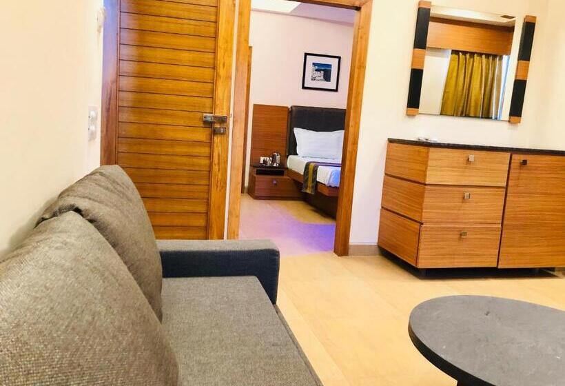 سوییت با چشمانداز استخر, Merlot Suites