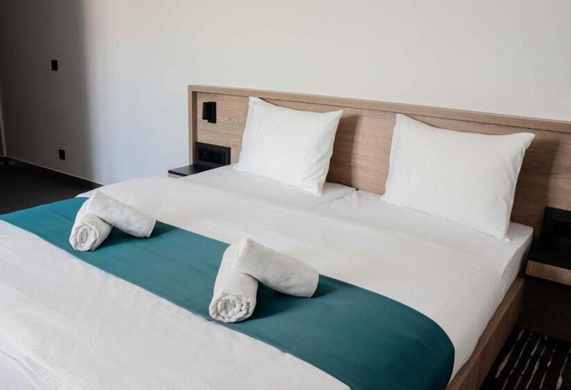 Номер Стандарт, Avarka