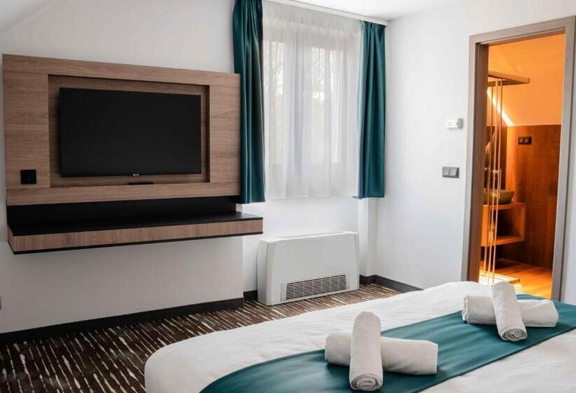 Номер Стандарт, Avarka