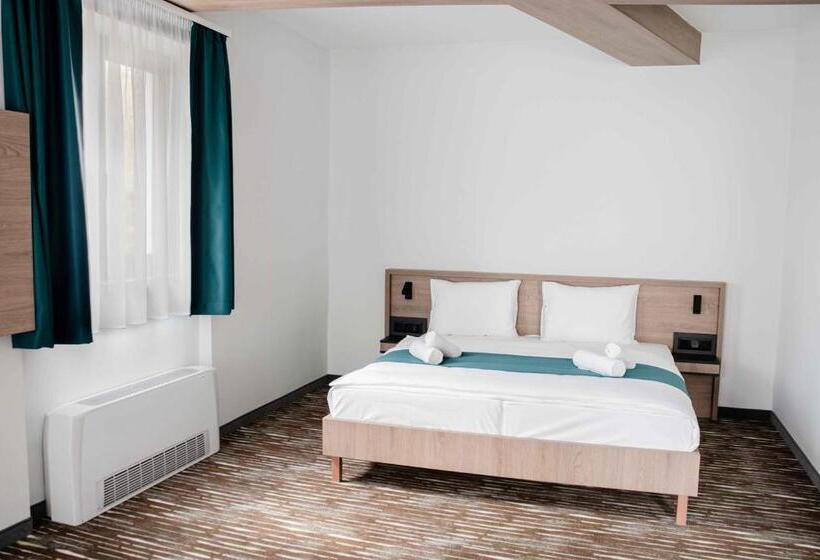 Номер Стандарт, Avarka