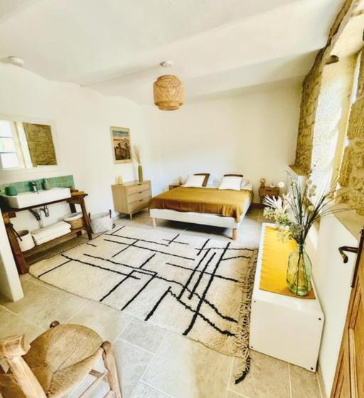 إستوديو ديلوكس, Domaine En Pierre Avec Piscine Et Jacuzzi Au Mas Lucia